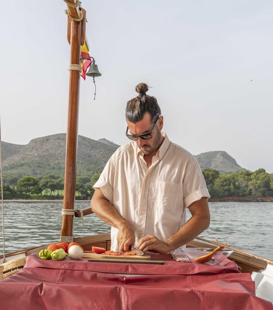 Mallorca: Traditional Llaüt Tour With Local Food - Culinary Offerings
