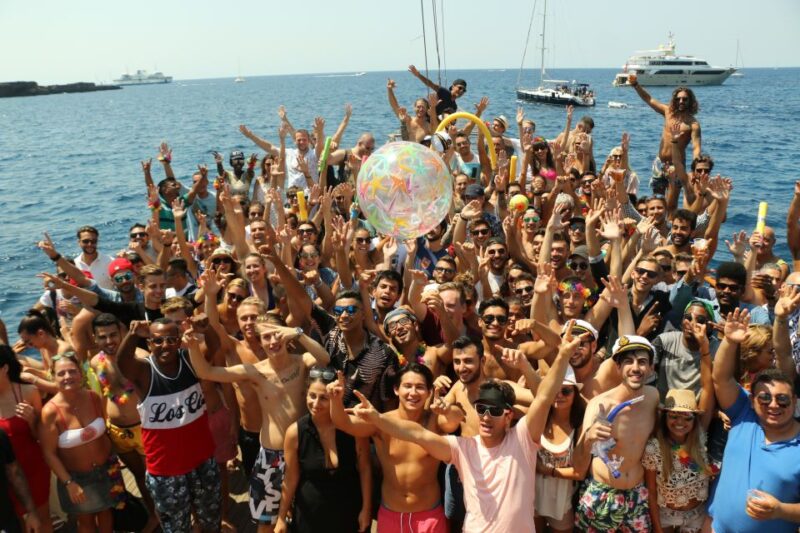 Malta: Lazy Pirate Boat Party With Drinks & Food - Meeting Point and What to Bring