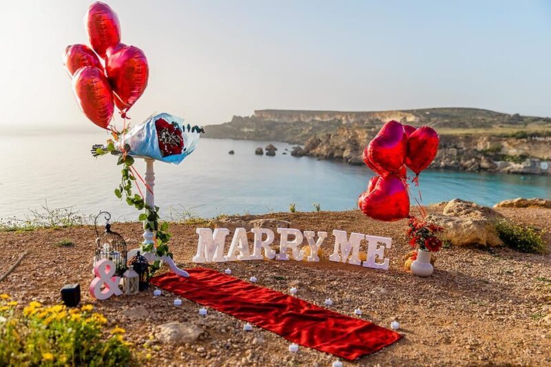 Malta: Marrige Proposal with Scenic Views and Picnic - Key Points