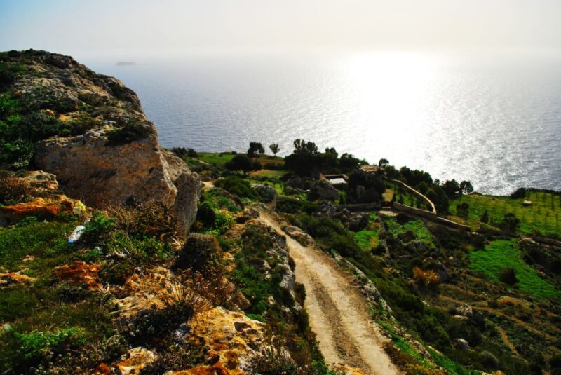 Malta: Scenic Tour by Vintage Bus Including Palazzo Falson - Good To Know