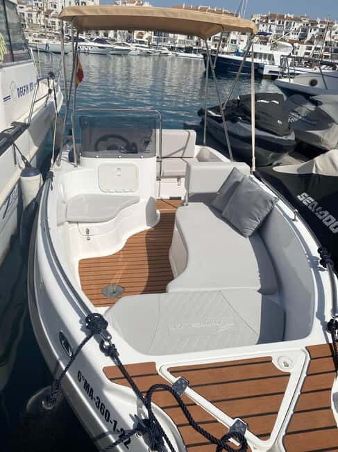 MANGO BOAT - Unlicensed boat in Puerto Banús - Practical Considerations
