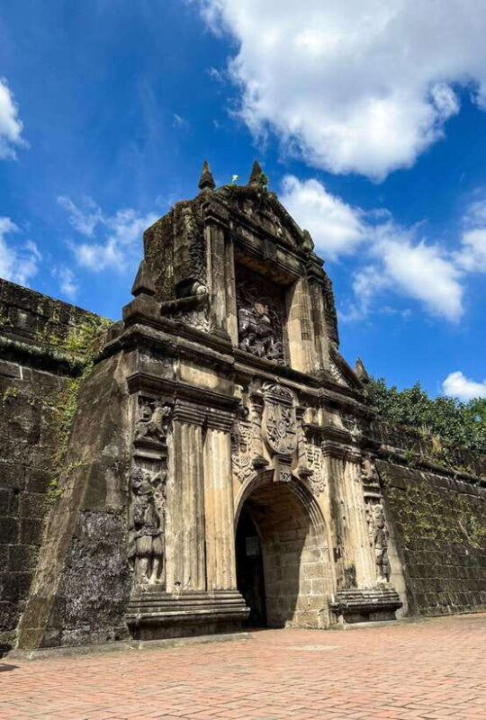 Manila One-on-One Walking Tour with Mobile Photography - Flexibility and Customization