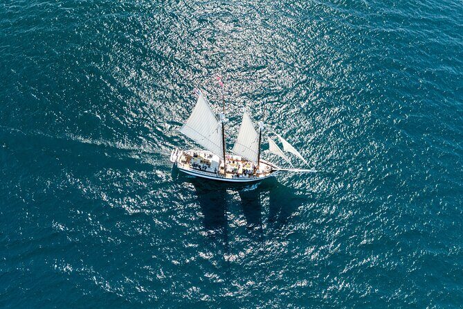 Manitou Fall Flavor Afternoon Sail Experience - A Detailed Look at the Manitou Fall Flavor Afternoon Sail