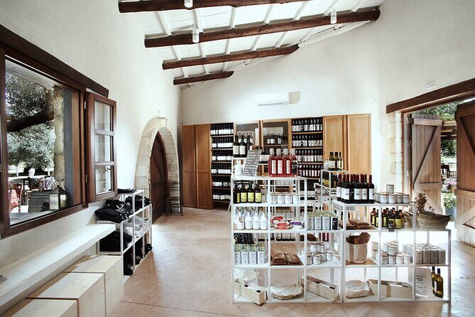 Manousakis Winery Shuttle Service Tour and Taste - An In-Depth Look at the Experience