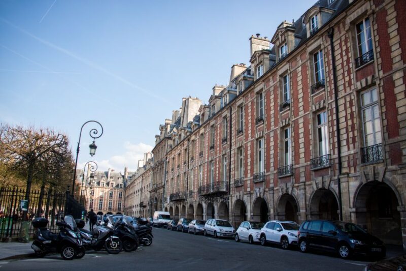 Marais Walking Tour: Lifestyle in Paris - Experience Highlights