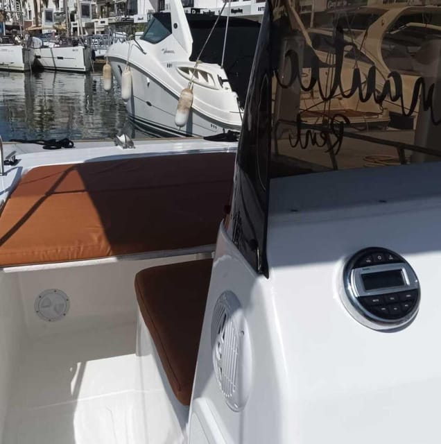 Marbella: Boat Rental Without License - Boat Features and Specifications