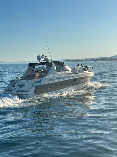 Marbella: Private Cruise in Luxury Yacht - Yacht Features and Capacity