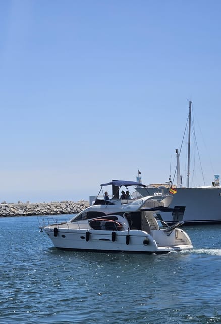 Marbella: Private Cruise in Yacht - Onboard Amenities and Activities