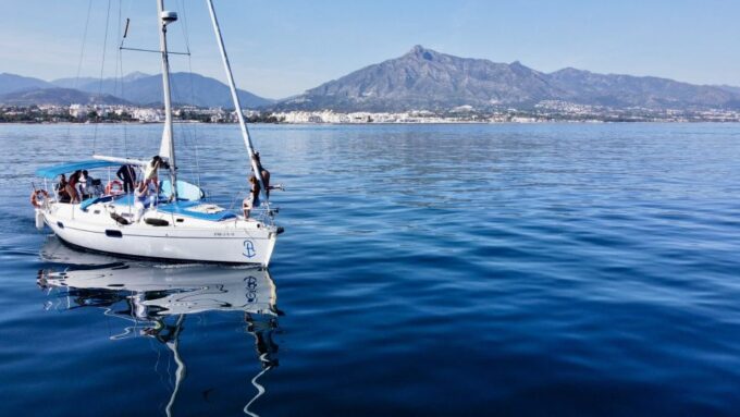 Marbella: Sunset Luxury Sailing Cruise in Puerto Banús - Vessel and Crew Details