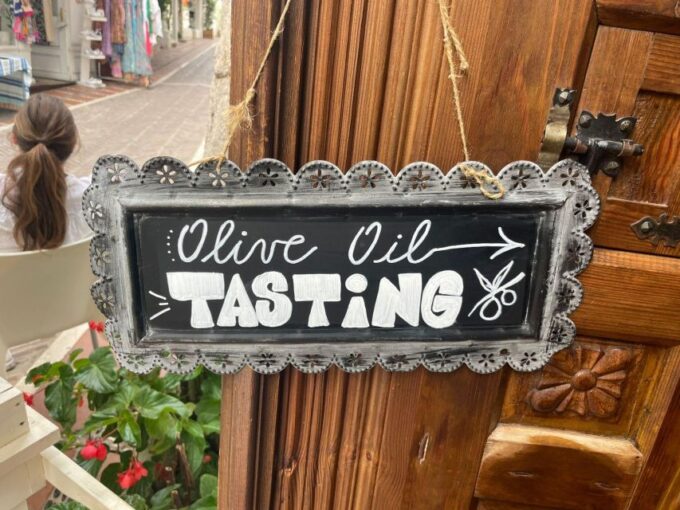 Marbella - Wine, Olive Oil & Tapas Tasting - Accessibility
