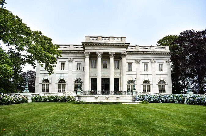 Marble House,The Breakers&Downtown Newport 1-Day Tour - Who should consider this tour?