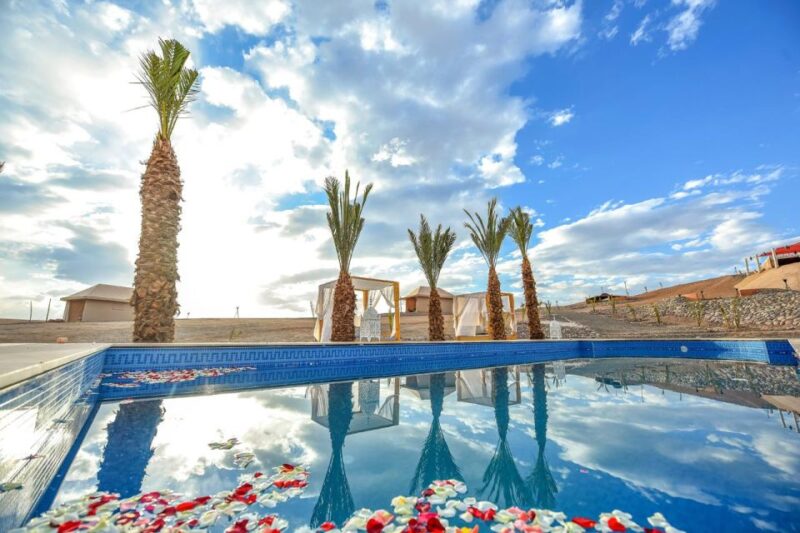 Marrakech : Agafay Day Pool Access and Lunch - Exploring the Panoramic Restaurant