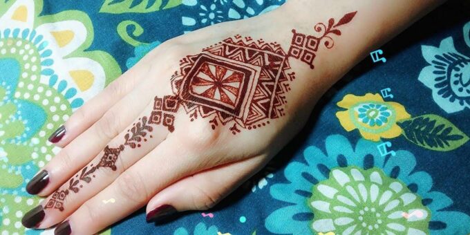 Marrakech: Henna Experience With Snacks and Transportation - Opportunity to Learn Culture