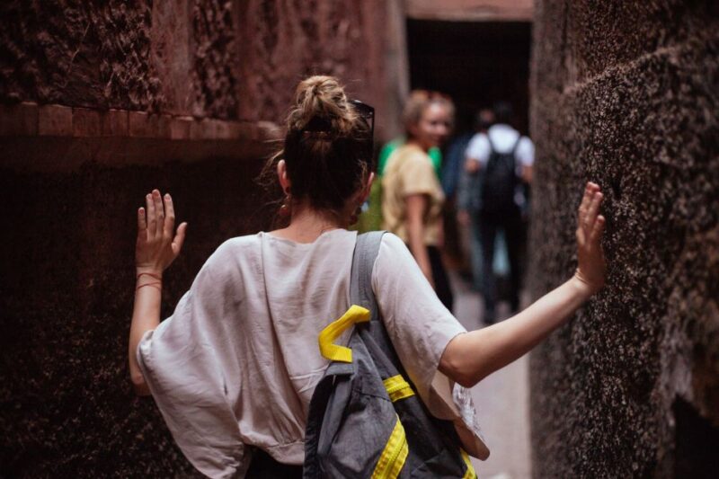 Marrakech: Live Like a Local Private Tour With Tea and Snack - Strolling Through Bustling Cobblestone Streets