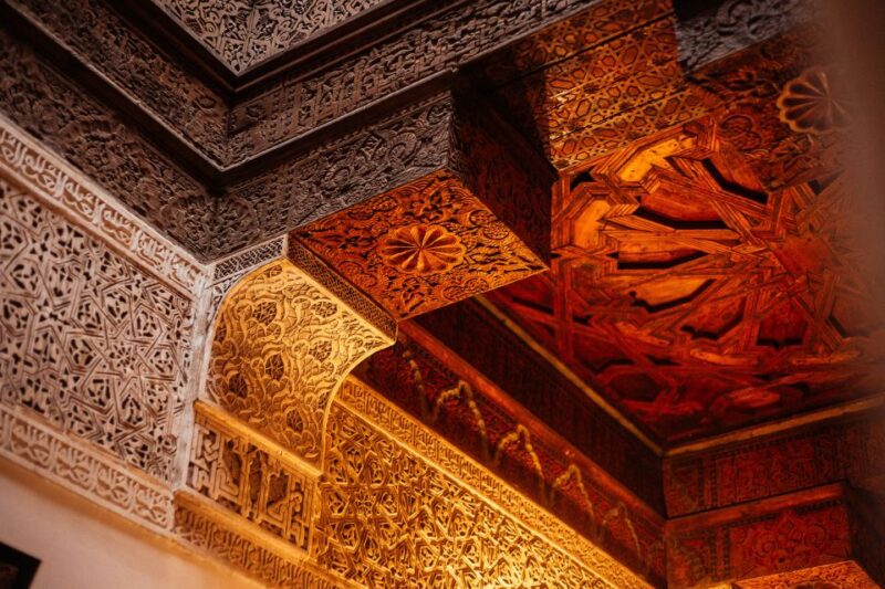 Marrakech: Live Like a Local Private Tour With Tea and Snack - Experiencing a Timeless Tea-Drinking Ritual