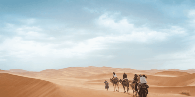 Marrakech: Luxury Desert Camp Tour With Camel Ride 4 Days - Merzouga to Agdez and Marrakech