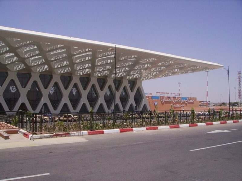 Marrakech: Marrakech Menara Airport Private 1-Way Transfer - Vehicle and Driver
