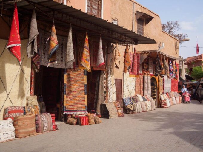 Marrakech: Palace, Museum, Madrasa & Medina Highlights Tour - Jemaa El Fnaa Experience