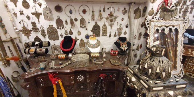 Marrakech Souk Tour: Discover Moroccan Arts & Handicrafts - Travelers Experiences and Recommendations