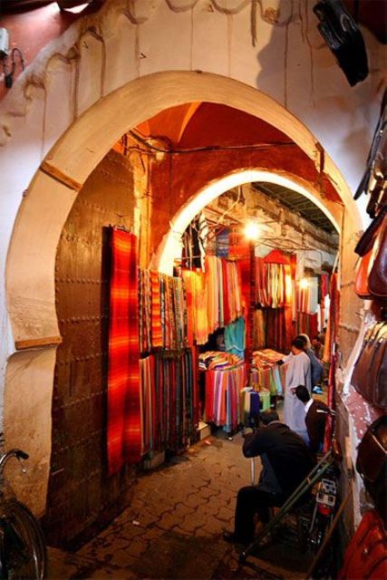 Marrakech: Unforgetable Shopping Guided Adventure - Taking in Moroccan Fashion