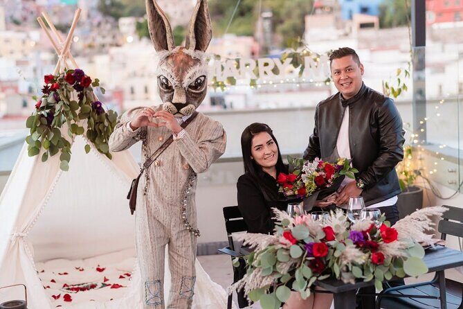 Marriage proposal in Guanajuato. - Key Points