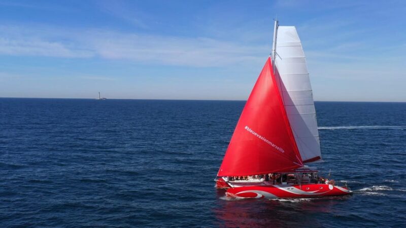Marseille: Calanques Catamaran Cruise With Lunch & Wine - Discovering the Calanque De Sormiou