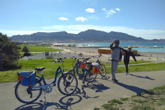 Marseille: Full-Day Guided E-Bike Coast & Calanques Tour - Dining and Refreshment Opportunities