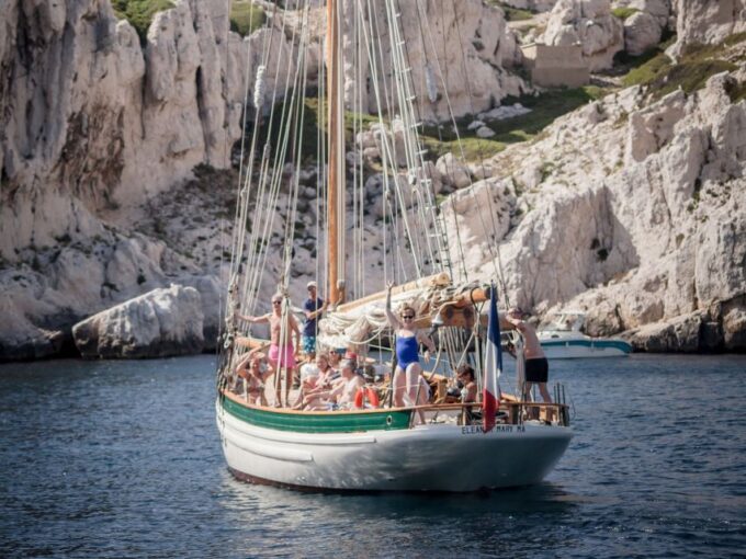 Marseille: Sailing Day Cruise With Lunch - What to Wear and Bring
