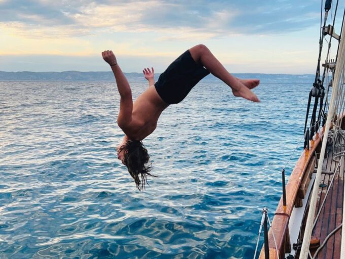 Marseille: Sailing Day Cruise With Lunch - Frequently Asked Questions