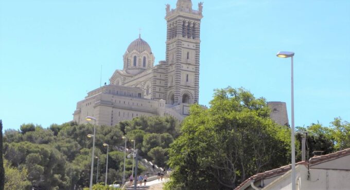 Marseille: Self-guided Like a Local Highlights Day Tour - Discovering Marseilles Hidden Gems