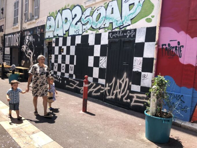 Marseille: Street Art Walking Tour and Local Drink - Engaging With the Local Street Art Community