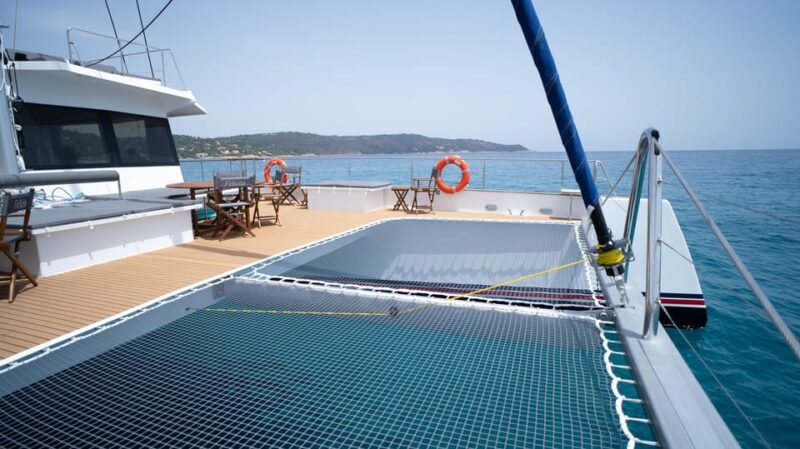 Marseille: Sunset Evening & Dinner at Sea on a Maxi Catamaran at Frioul - Dining Experience