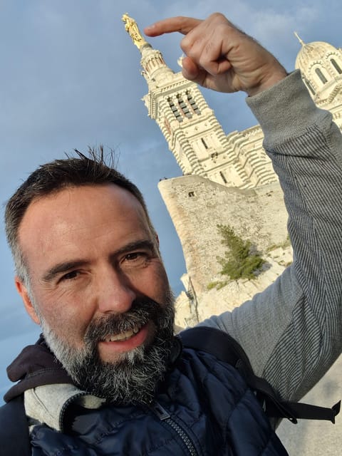 Marseille: VestigesOld Porthe Panierwith a Marseillais - Itinerary