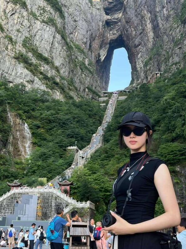 Marvelous Zhangjiajie Day Tour With National Forest Park - The Journey Begins: Hotel Pickup and National Forest Park