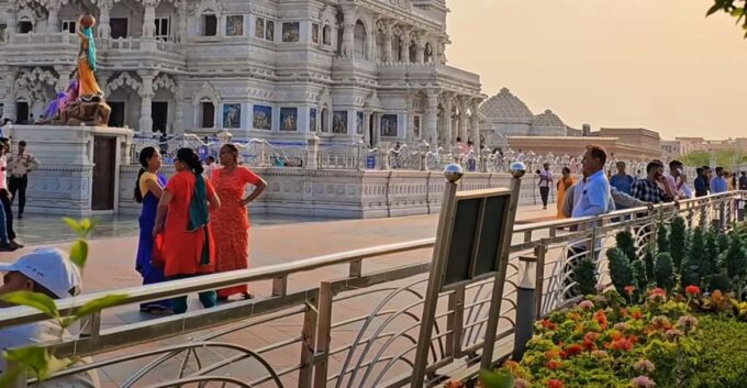 Mathuras Moods: 1 Day Trip Mathura & Vrindavan - The Sum Up