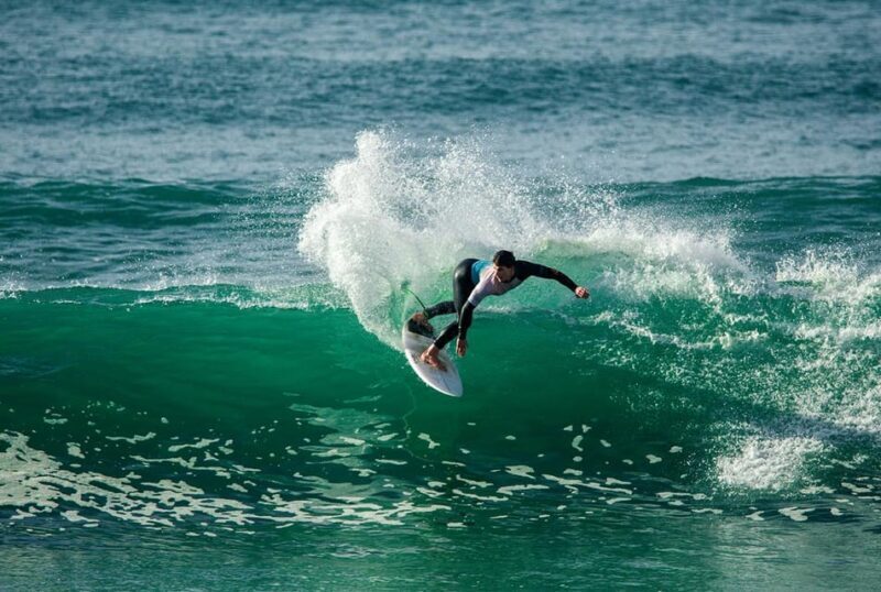 Matosinhos: Best surf Lesson with all equipment - Key Points