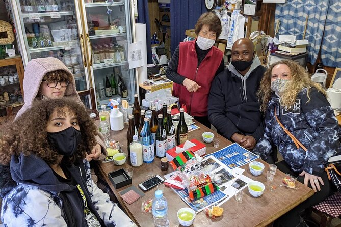Matsumoto Castle, Sake & Food Walking Tour in Nagano - Taking in the Local Shopping Experience