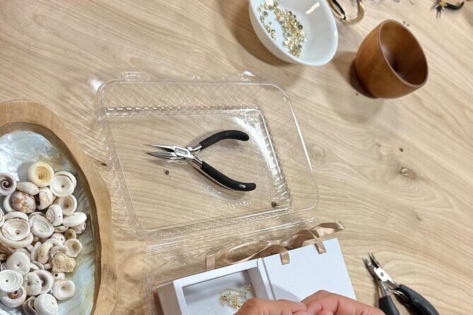 Maui Jewelry Making Class with Puka Shells and Pearls - Who Should Consider This?