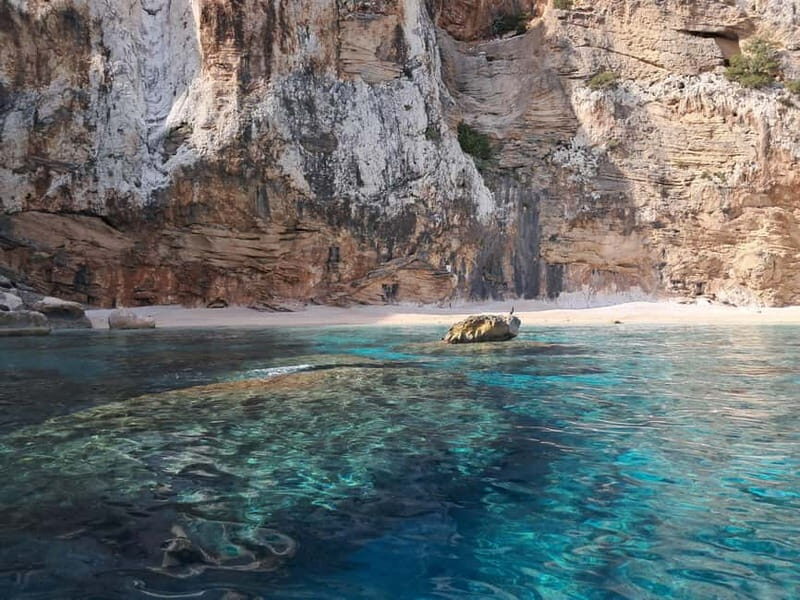 Maxi raft trip in the Gulf of Orosei cala Mariolu cala Luna cala Biriala - An In-Depth Look at the Maxi Raft Tour
