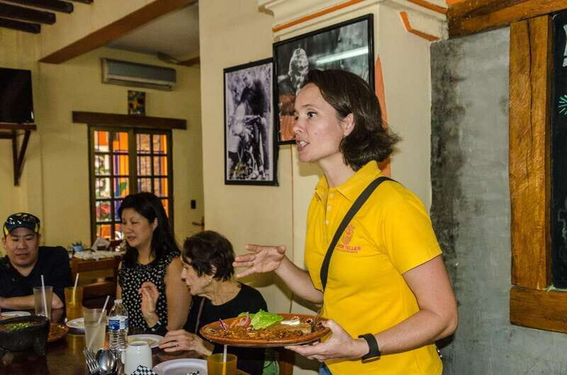 Mazatlan: Barrio Bites Tour in a Traditional Taxi - Key Points