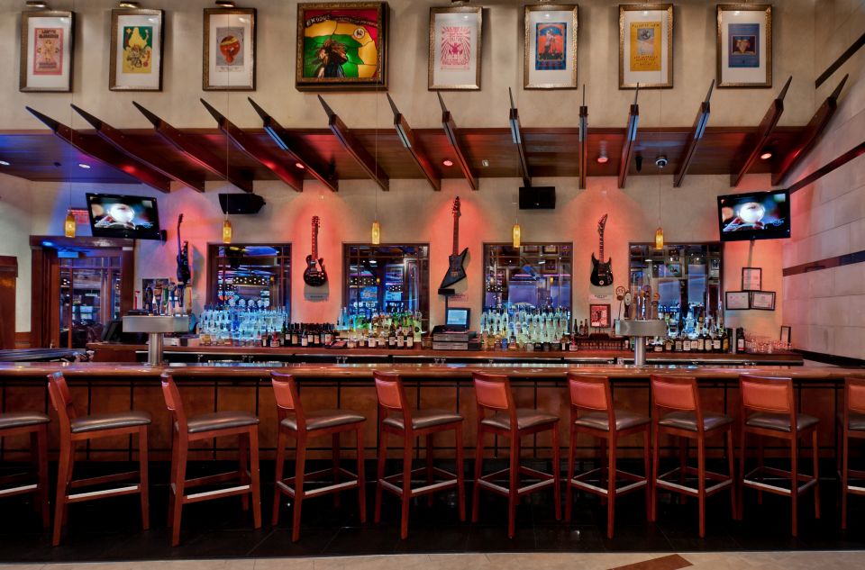 Meal at the Hard Rock Cafe Hollywood Florida - Key Points