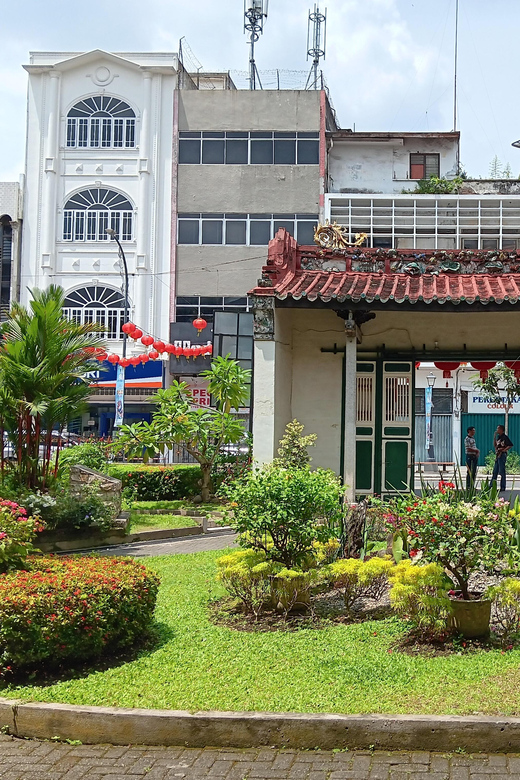 Medan City Guide - Visiting Mesjid Raya Medan