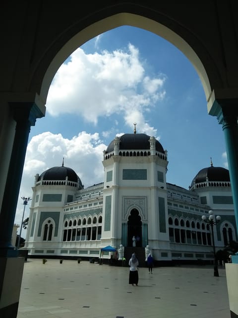 Medan-Lake Toba Tour - Tour Highlights and Itinerary