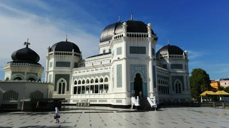 MEDAN : PRIVATE CAR DRIVER FOR MEDAN EXCURSIONS - Good To Know
