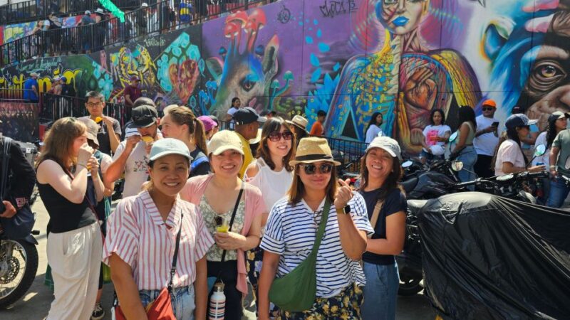 Medellín: Comuna 13 and Graffiti Guided Tour With a Local - Key Attractions in Comuna 13