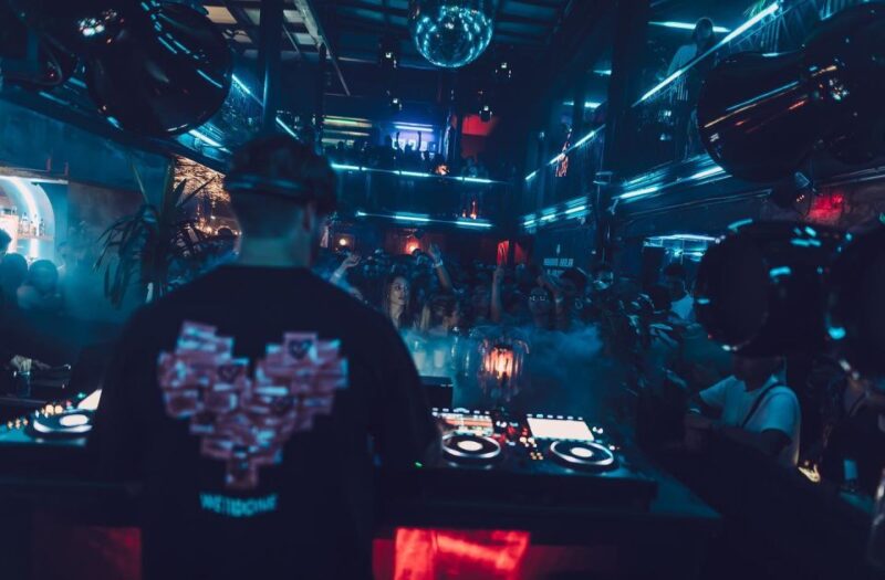 Medellin: Nightlife Tour With Rooftop Bars and Clubs - Tour Itinerary Highlights