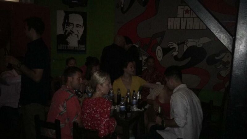 Medellín Pub Crawl Tour With Drinks - Included Services
