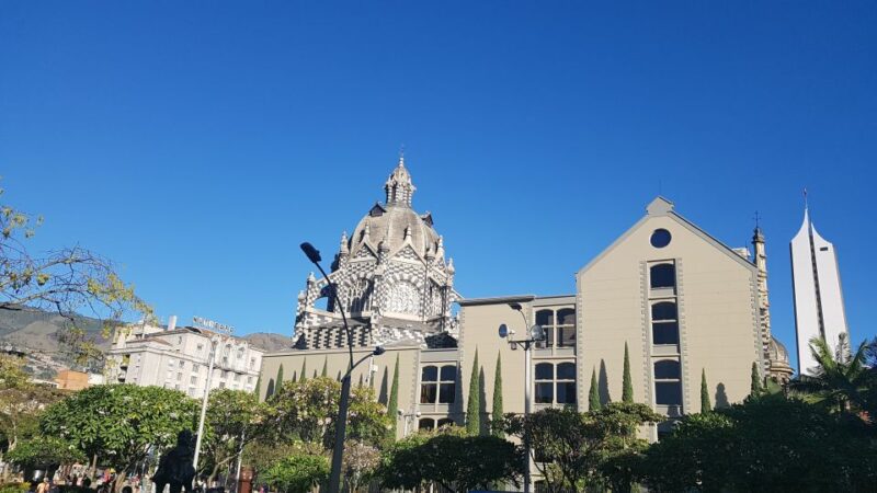 Medellín: Walking Tour With Cable Car and Botero Plaza - Customer Reviews and Ratings