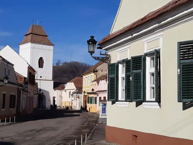 Medias: Guided Historical Walking Tour - An In-Depth Look at the Tour Experience  