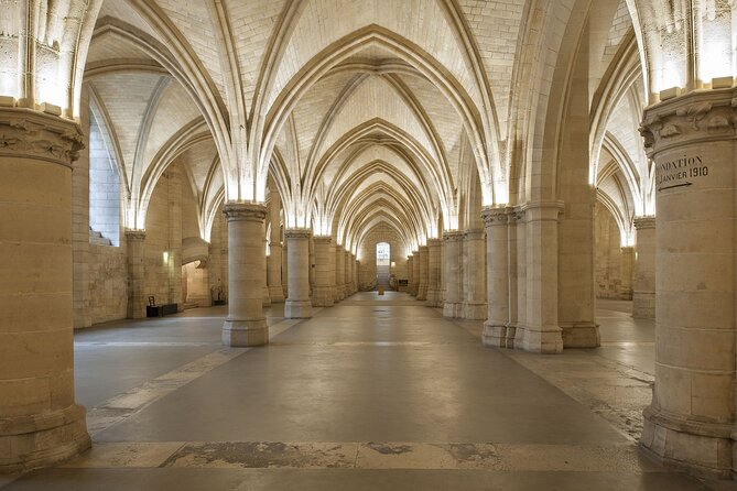 Medieval Quarter Tour With Sainte-Chapelle & Notre-Dame - Touring the Conciergerie